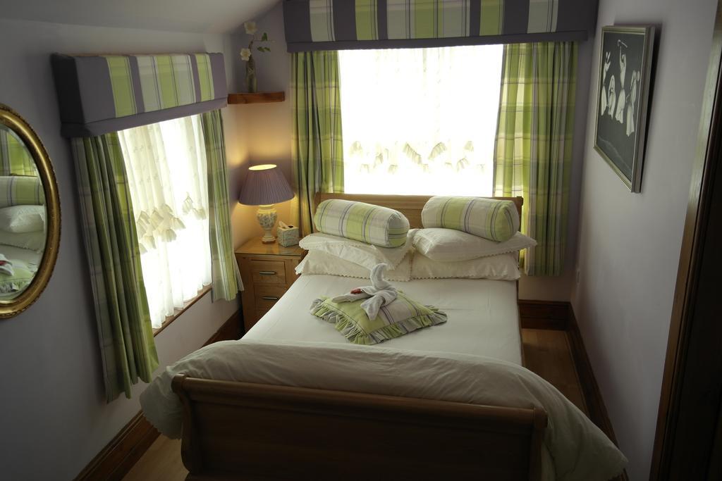 Little Red Rooster Rest Hotel Тенби Стая снимка
